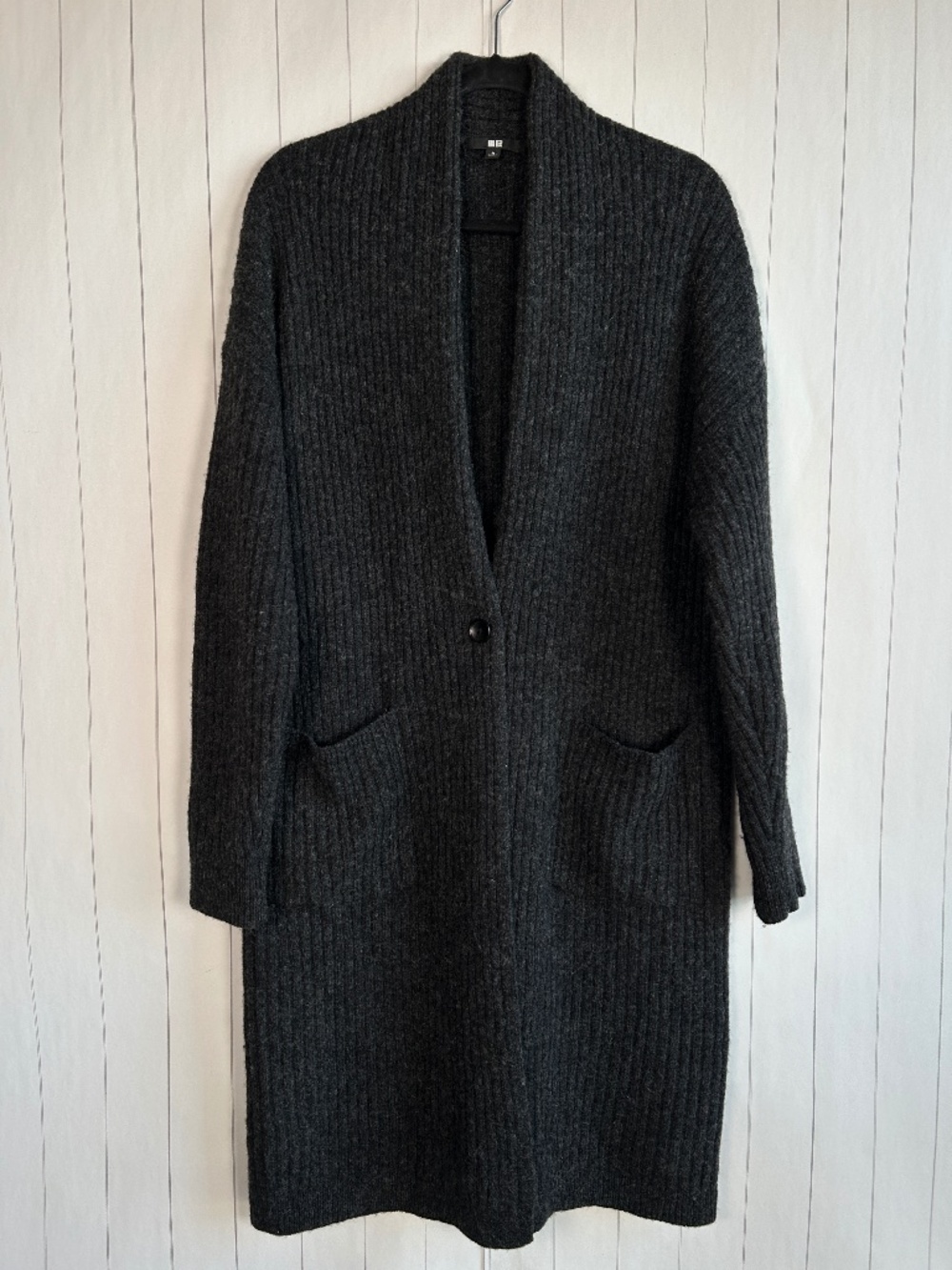 Uniqlo women size M long cardigan 100% wool ribbed knit charcoal gray coatigan